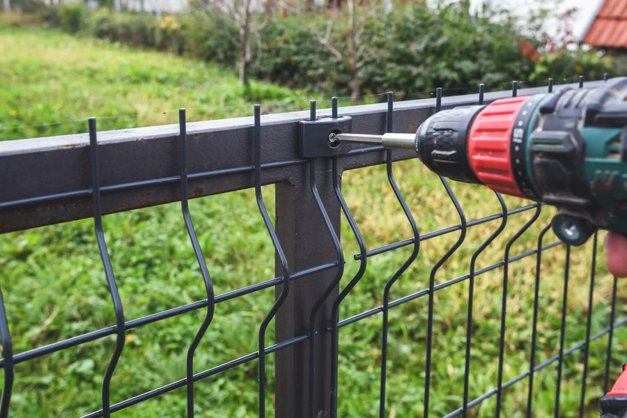 Choosing The Right Materials For Long-lasting Fence Repairs in Centerville, UT